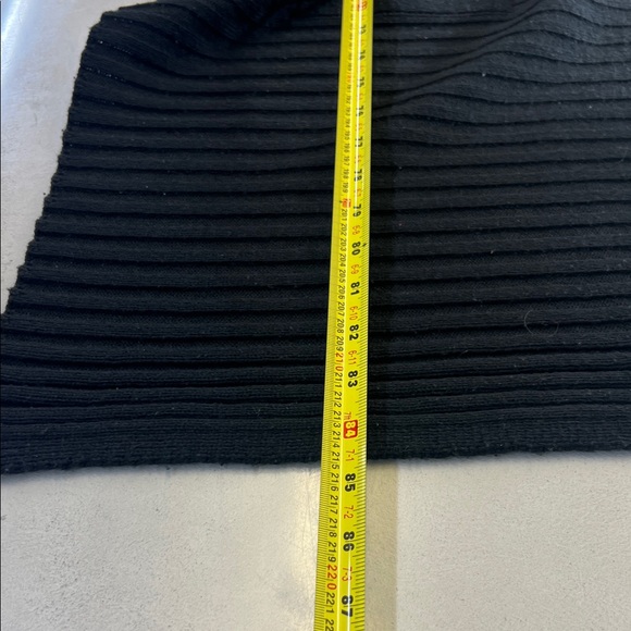 Sarah Pacini Black Knit Scarf - Picture 4 of 4